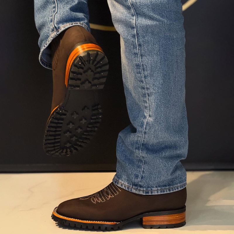 Men's Embroidered Slip-on Chelsea Boots