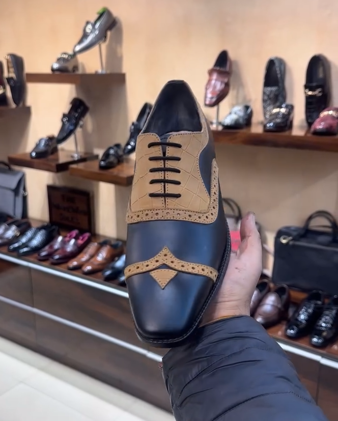 Two-tone broguesl Shoes