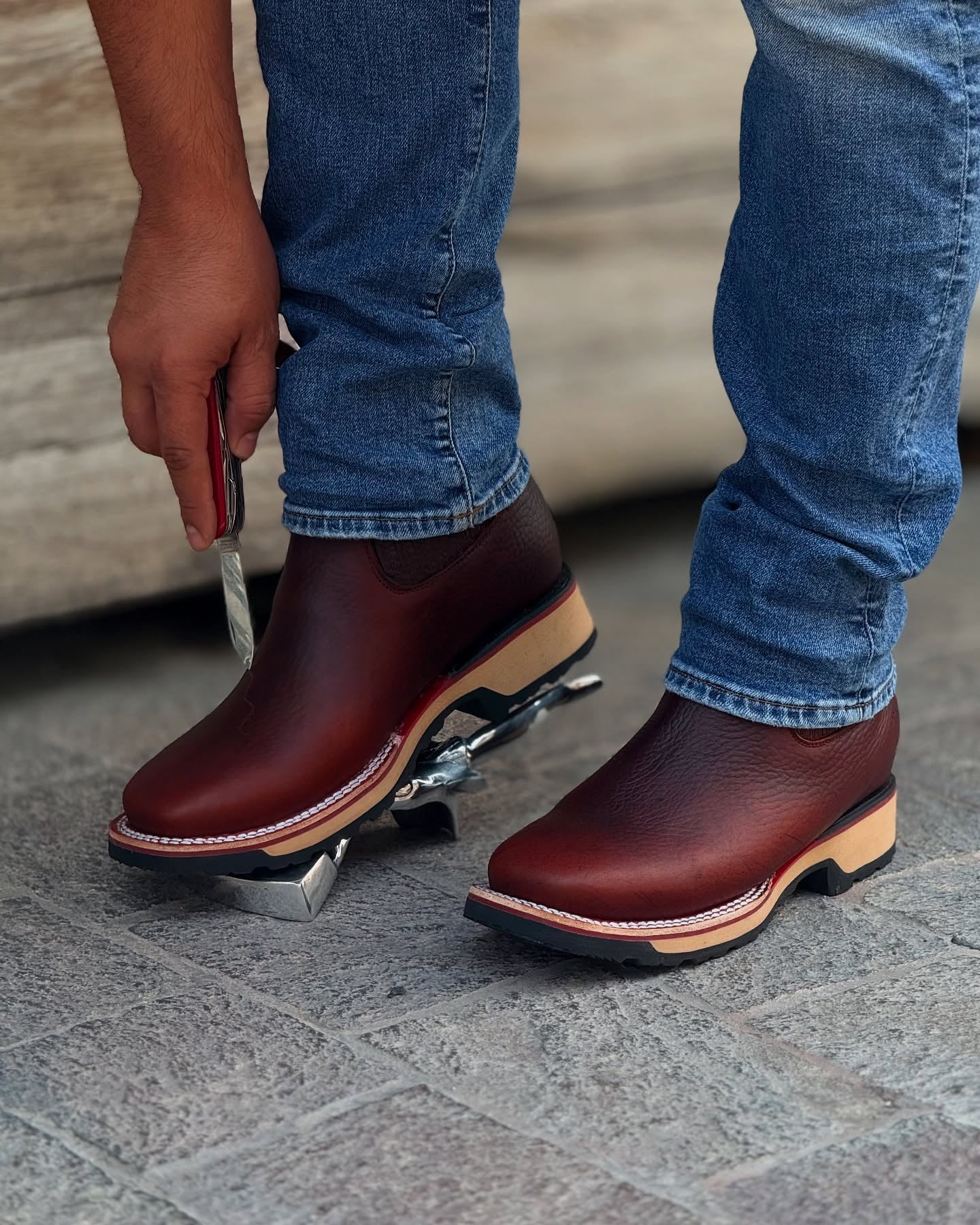 Men's Scratch-resistant Genuine Leather Boots