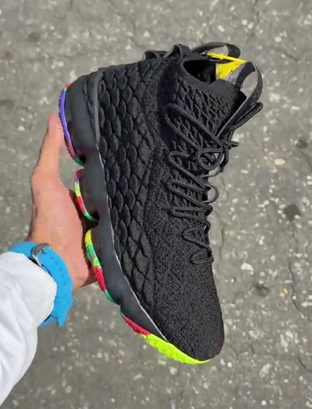 Knit Fabric Rainbow Outsole High-Top Basketball Sneakers